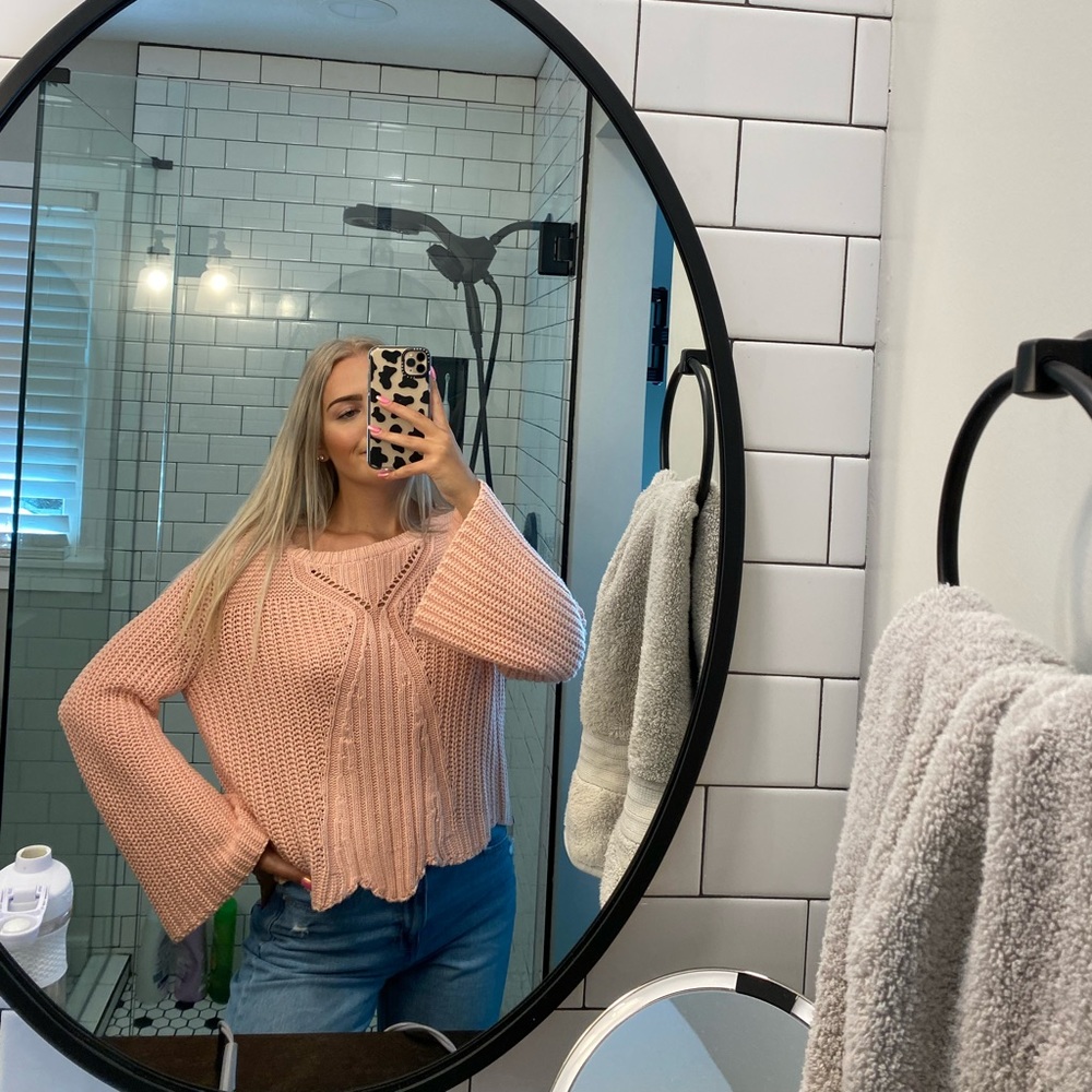 Aerie sweater! Peach colored, perfect condition